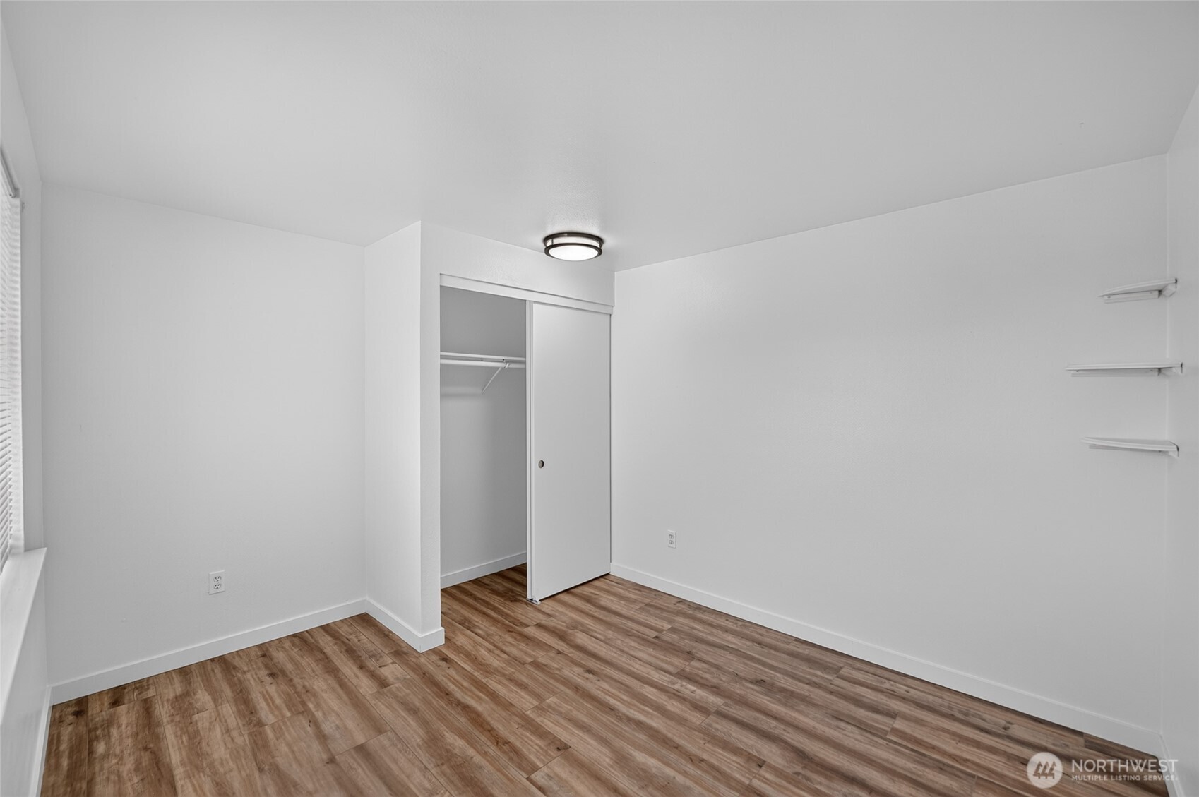 property viewer photo 23