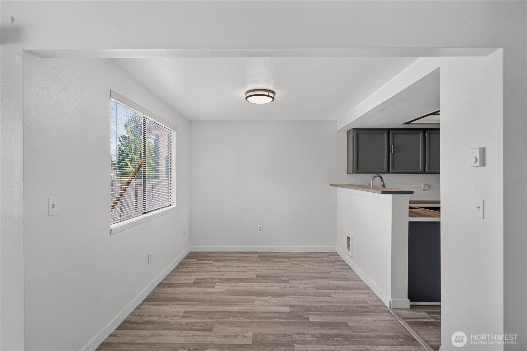 property viewer photo 9
