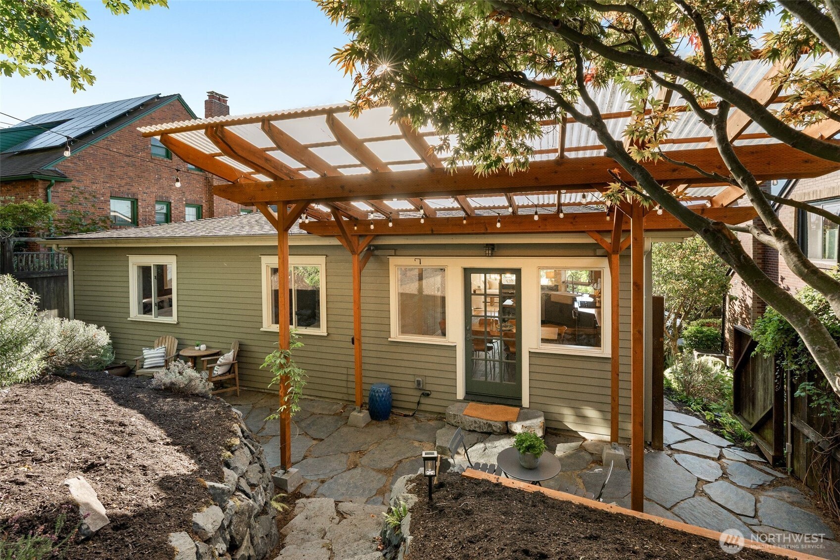 property viewer photo 13