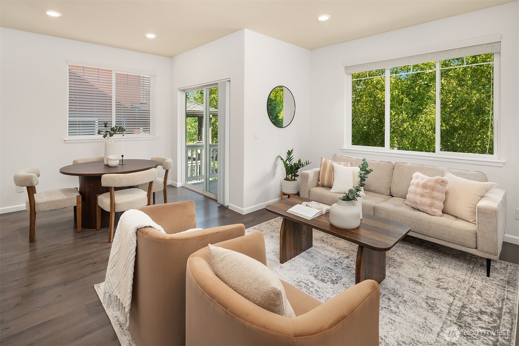 property viewer photo 3