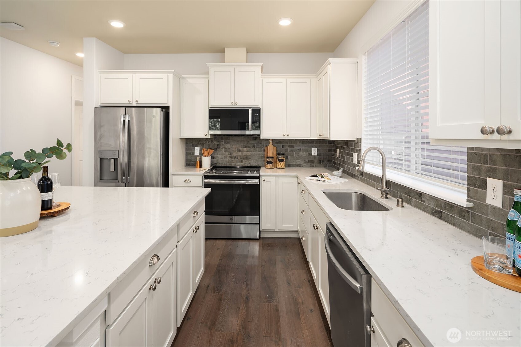 property viewer photo 6