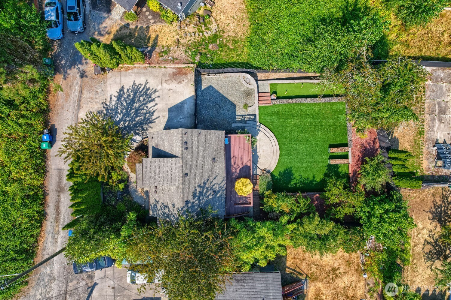 main property photo 32