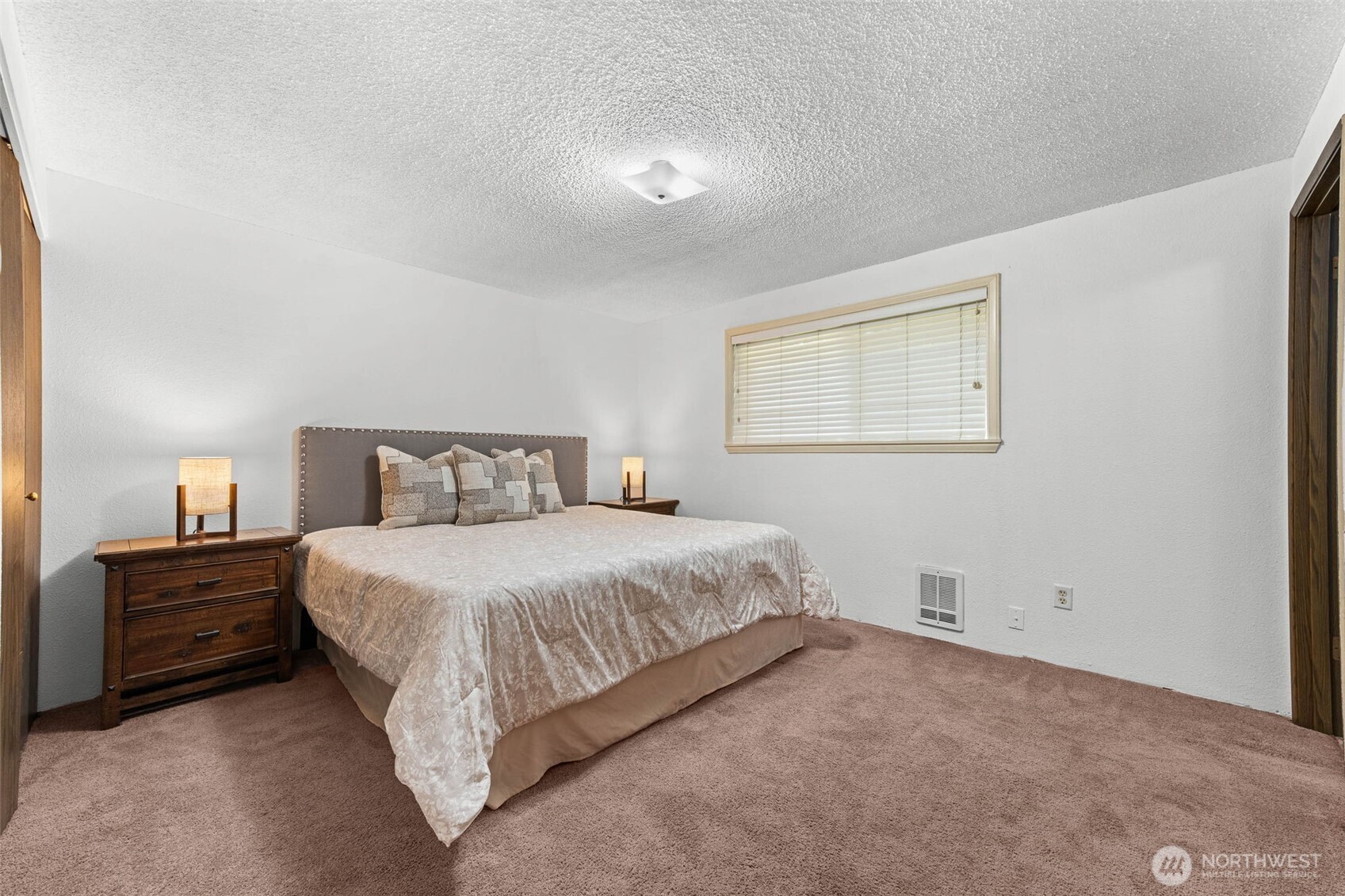 property viewer photo 13