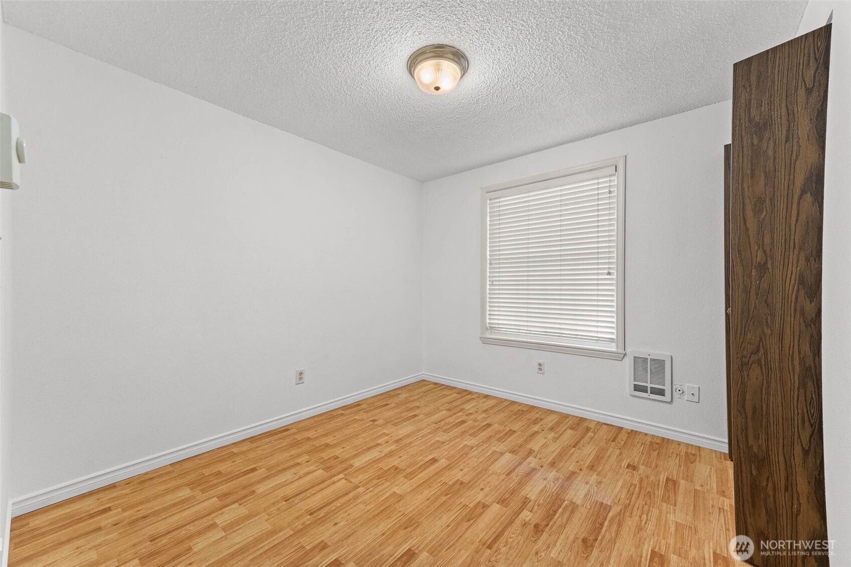 property viewer photo 15