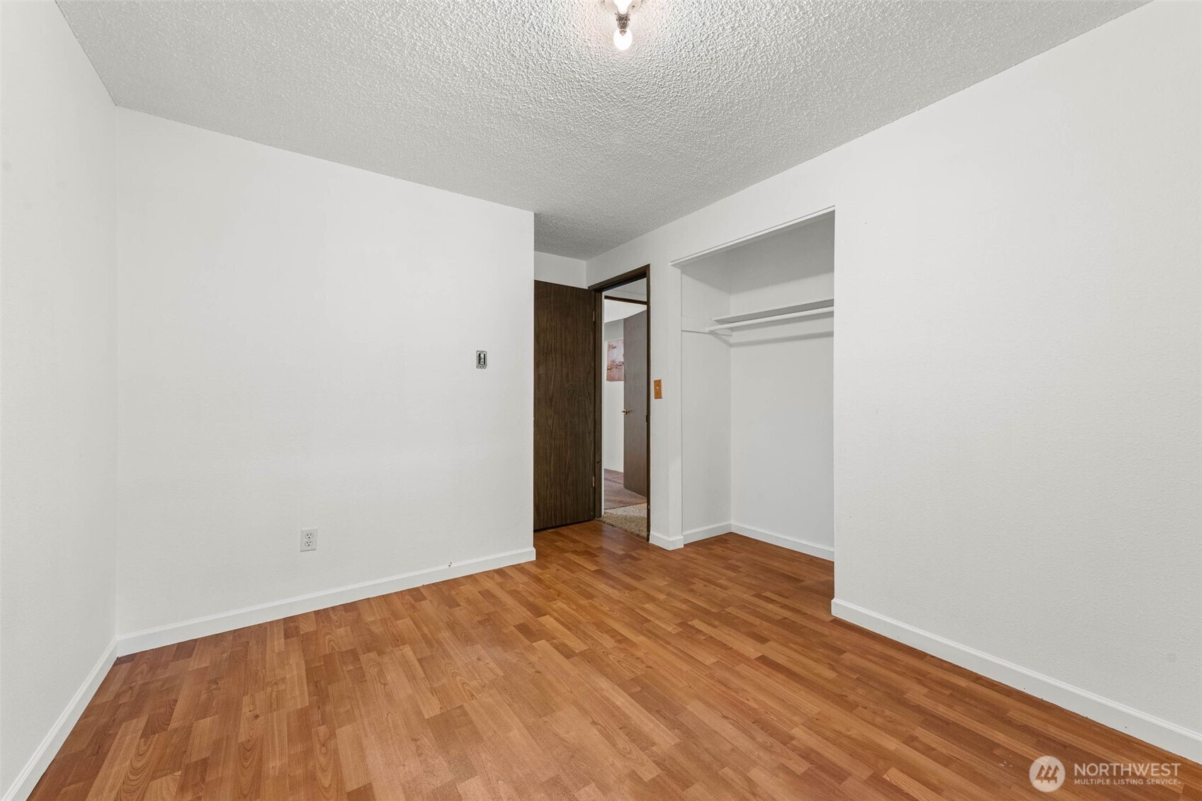 property viewer photo 16