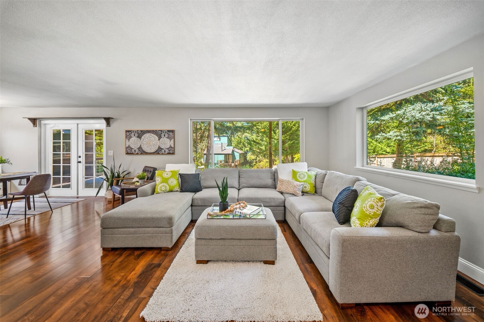 property viewer photo 1