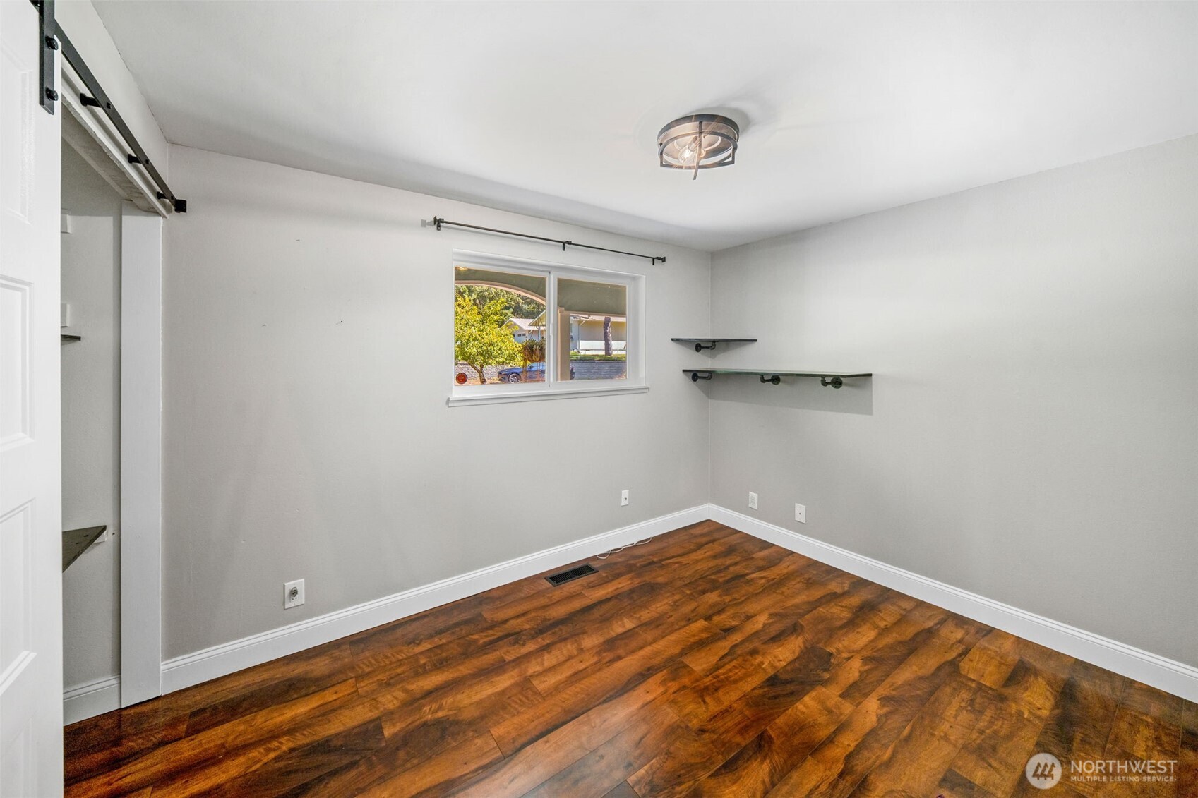 property viewer photo 10