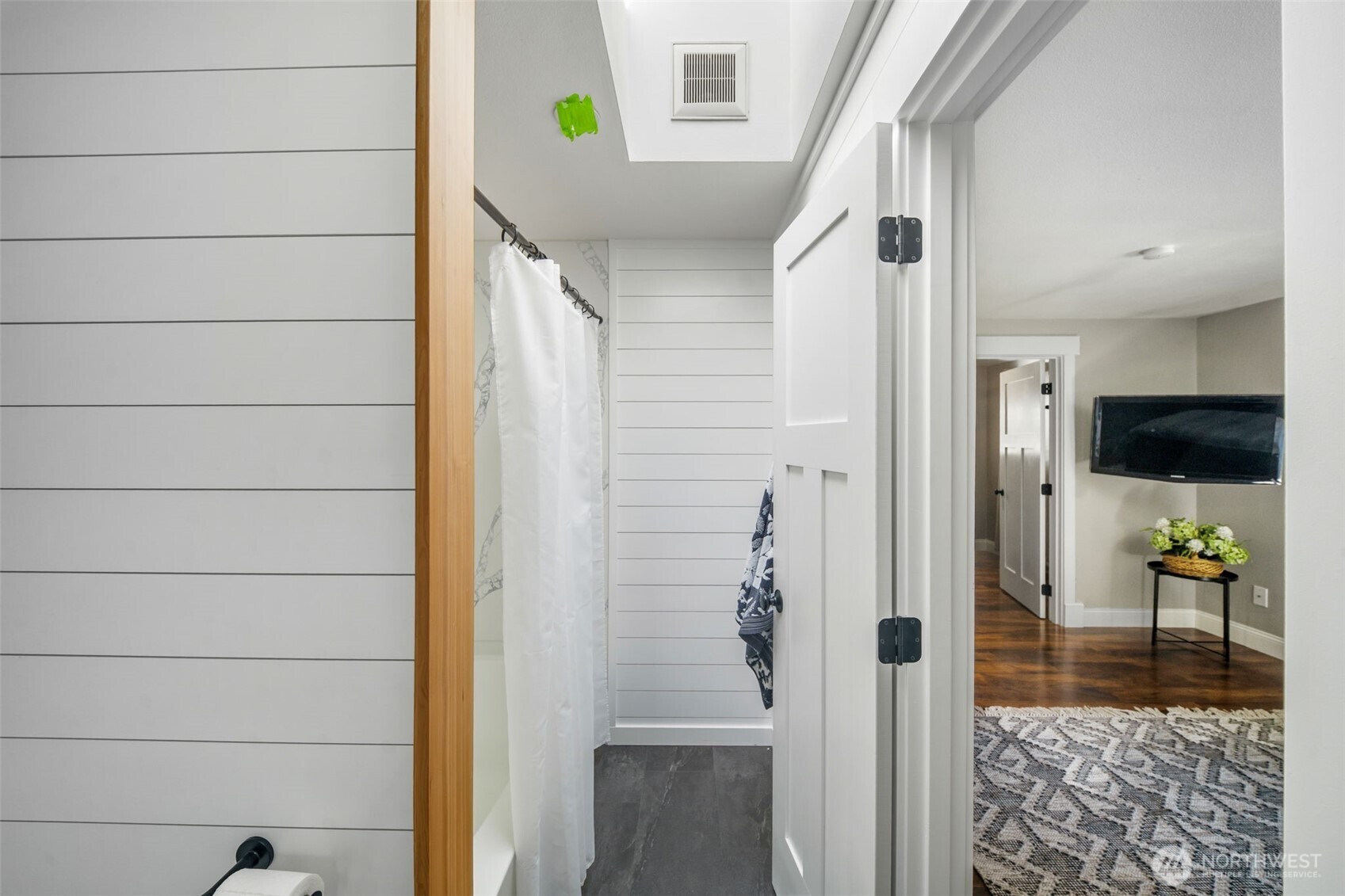property viewer photo 8
