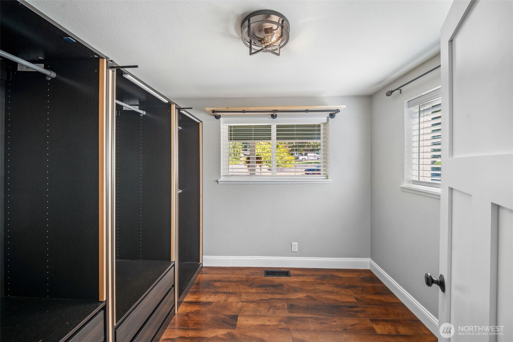 property viewer photo 9