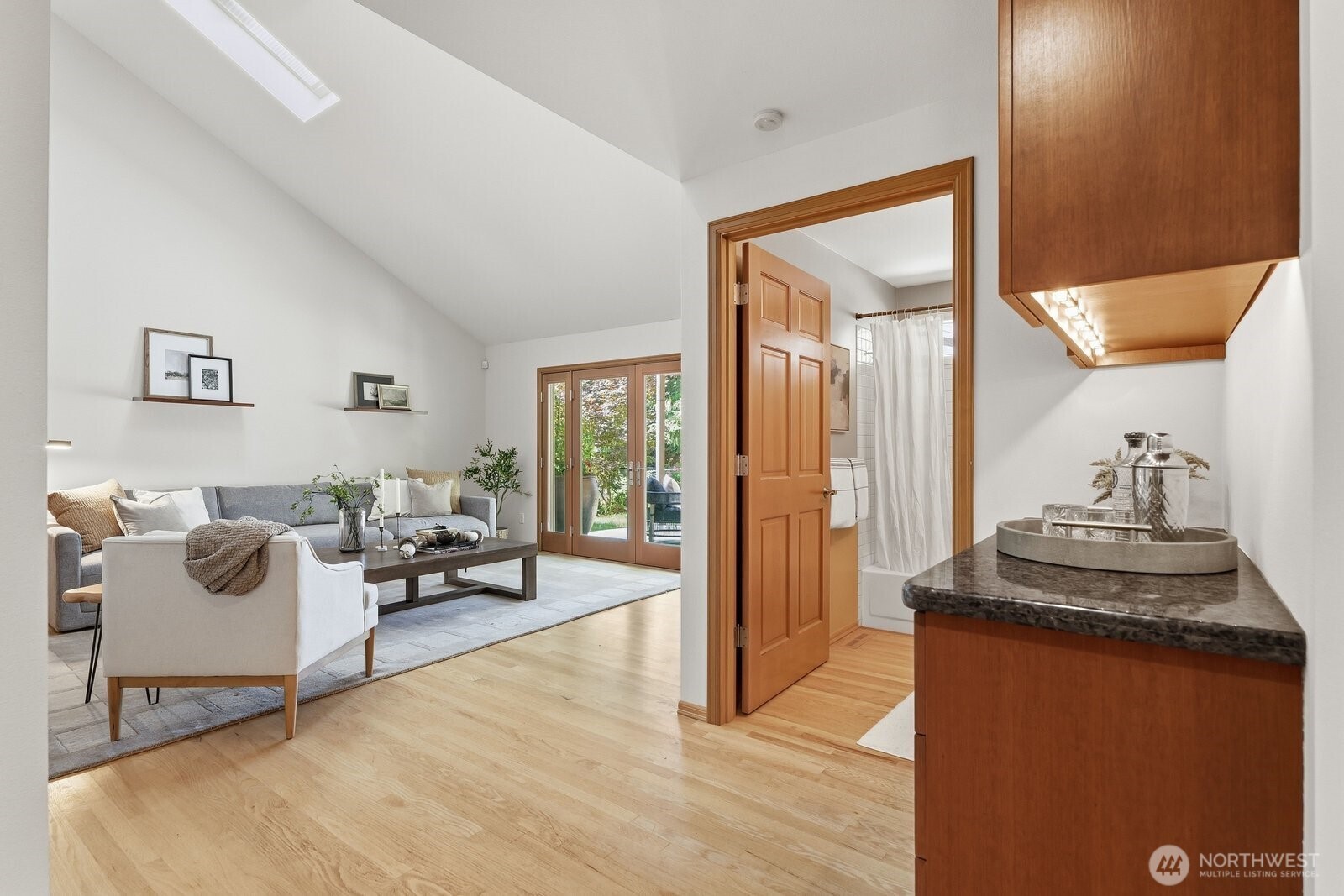 property viewer photo 15