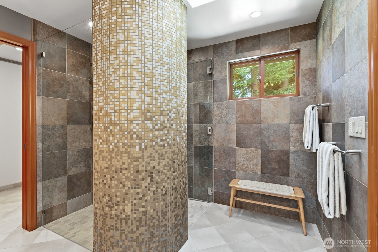 property viewer photo 25