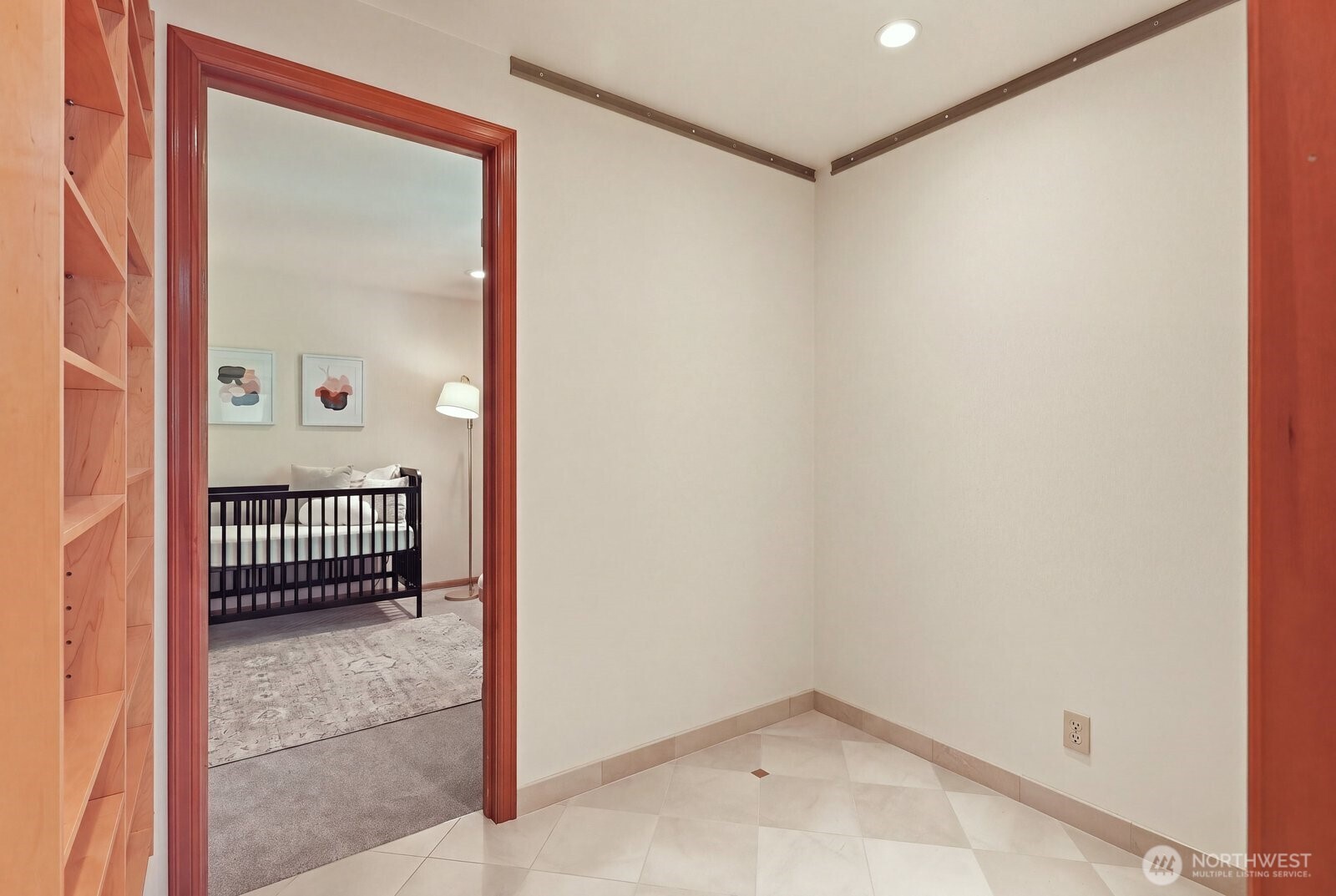 property viewer photo 26