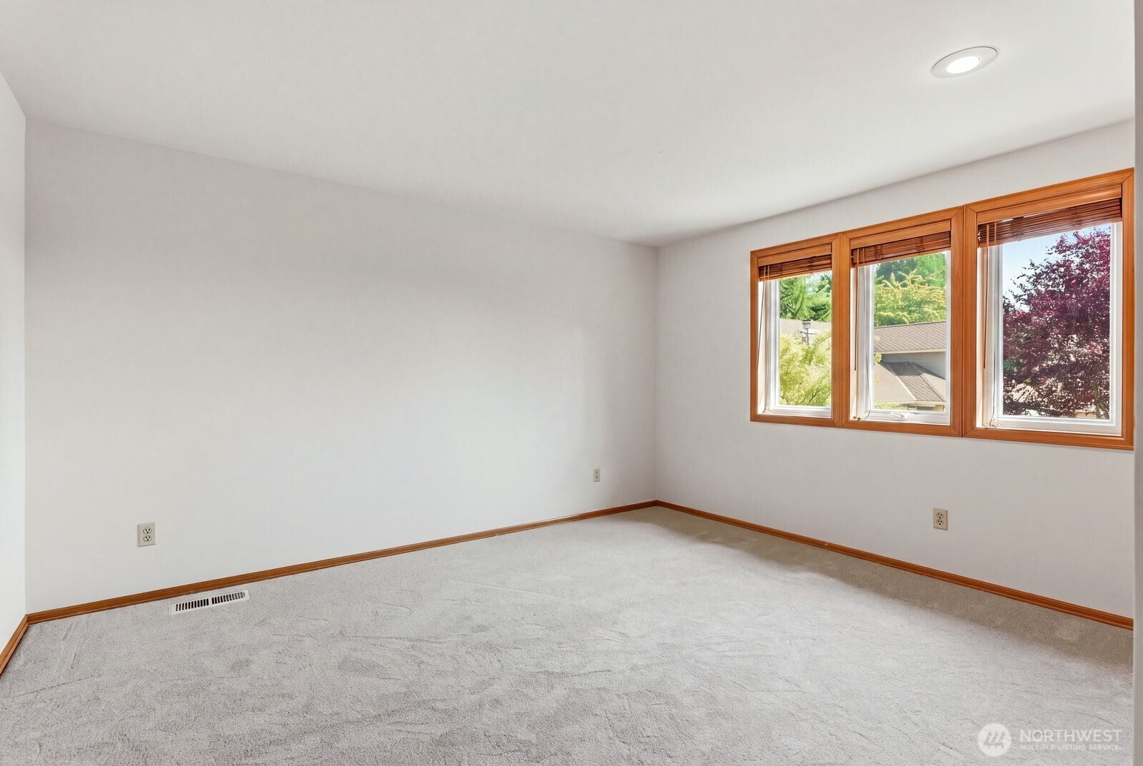 property viewer photo 27