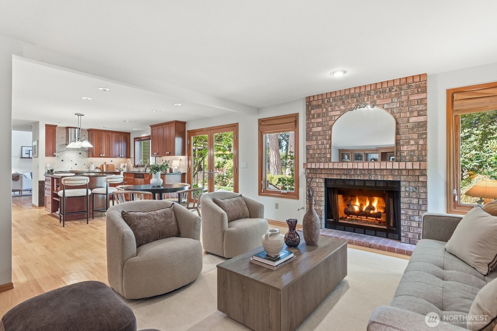 property viewer photo 7