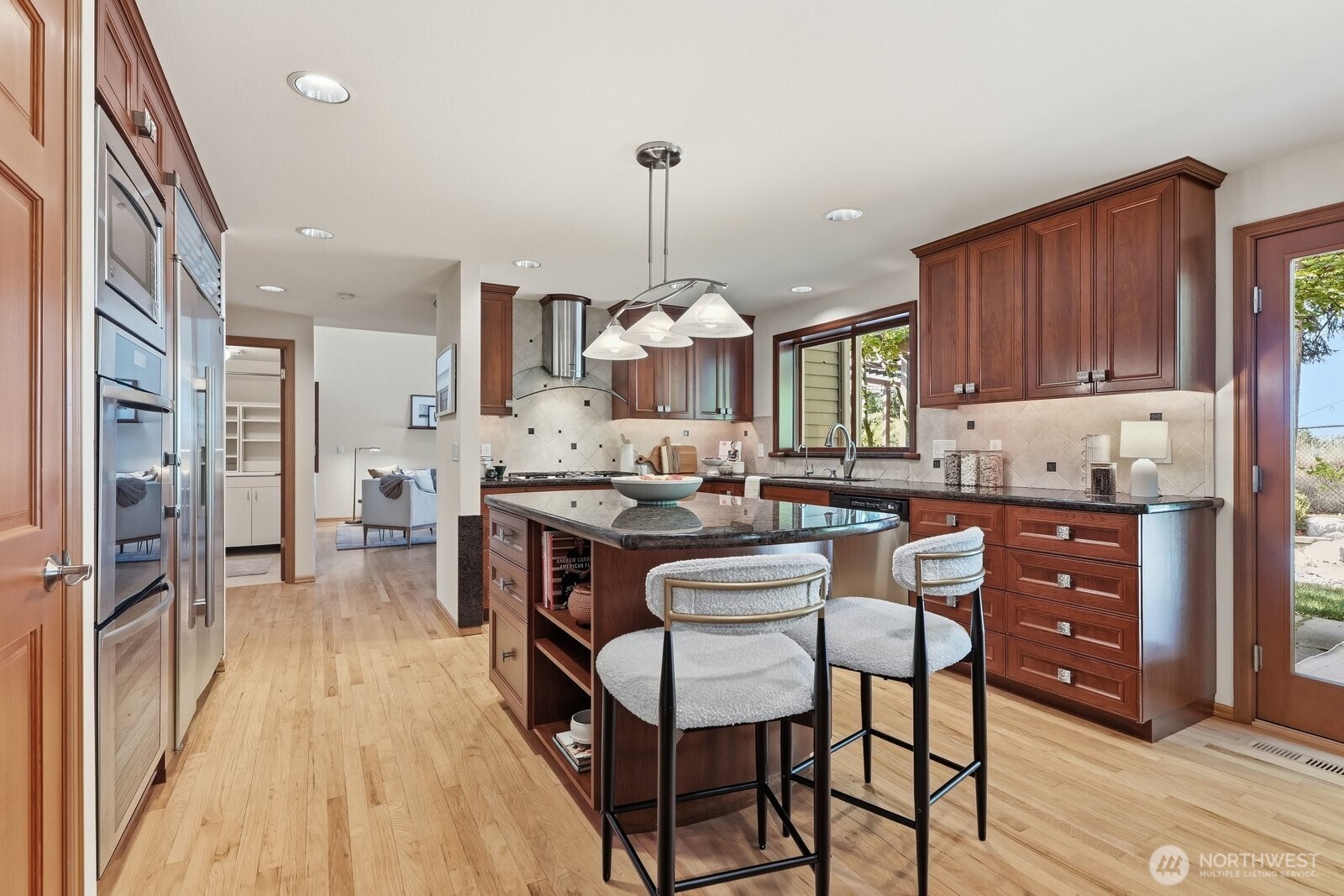 property viewer photo 9