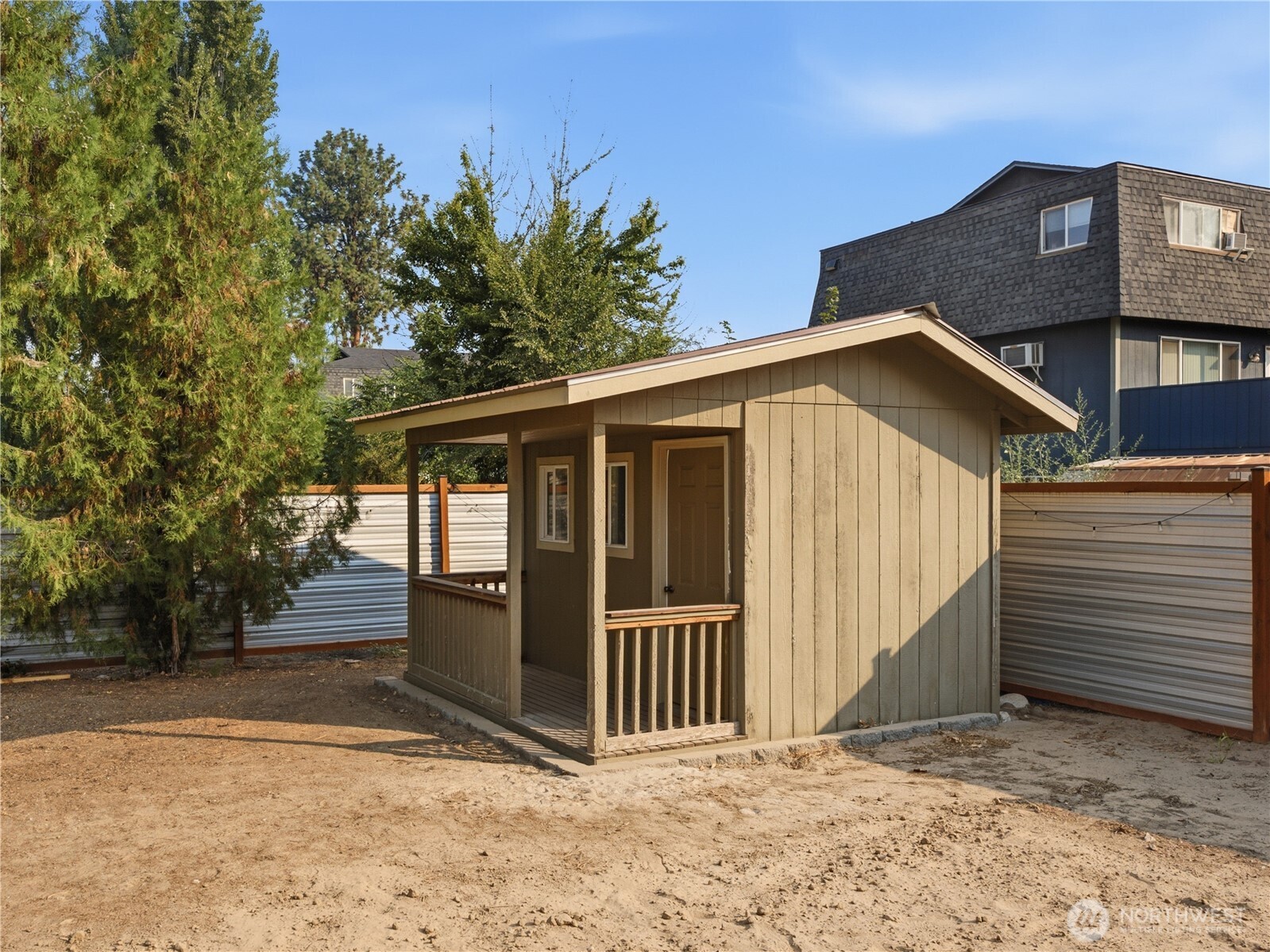 main property photo 33