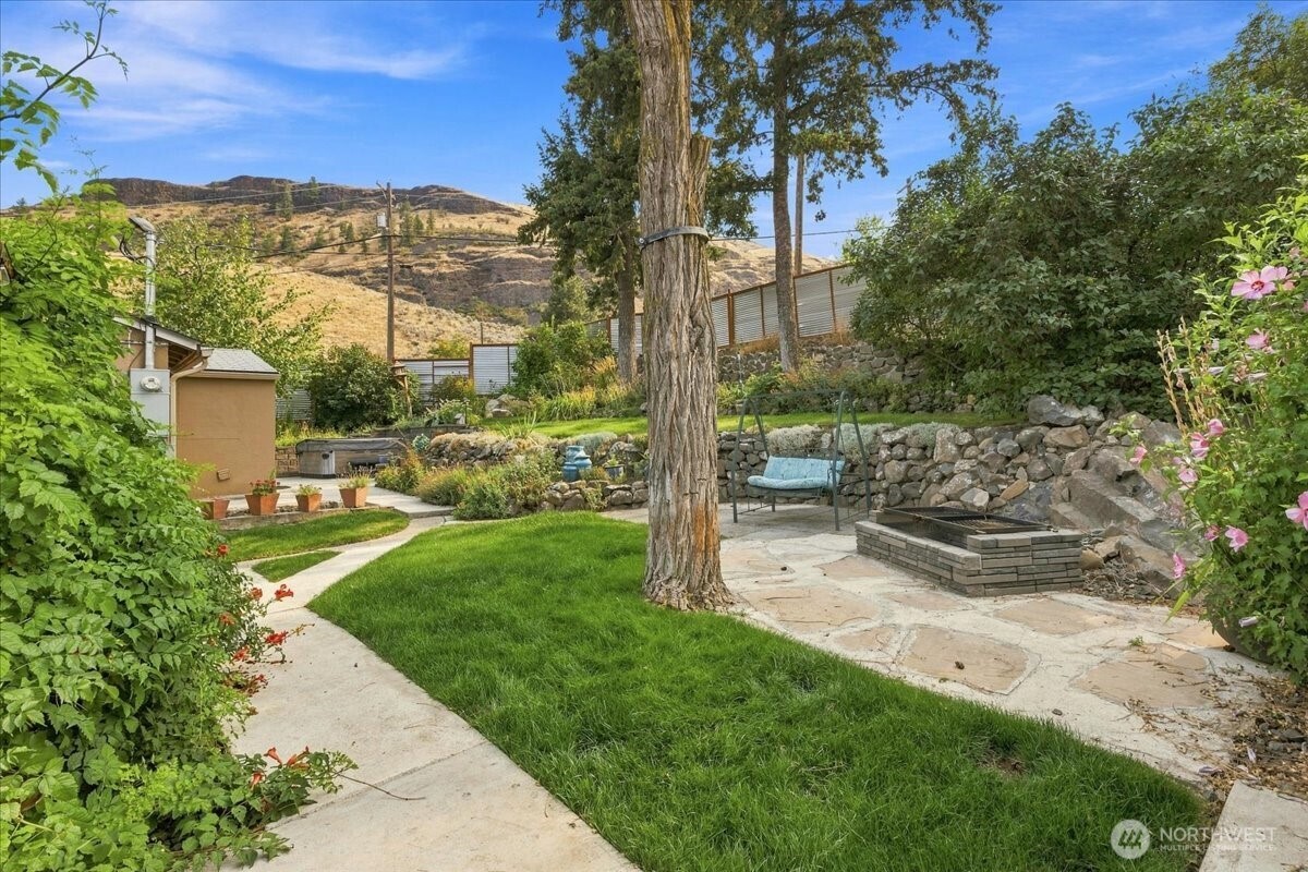 main property photo 13
