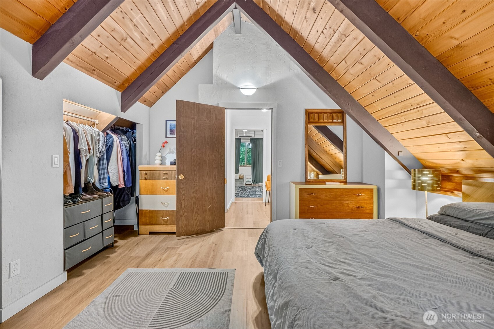 property viewer photo 20