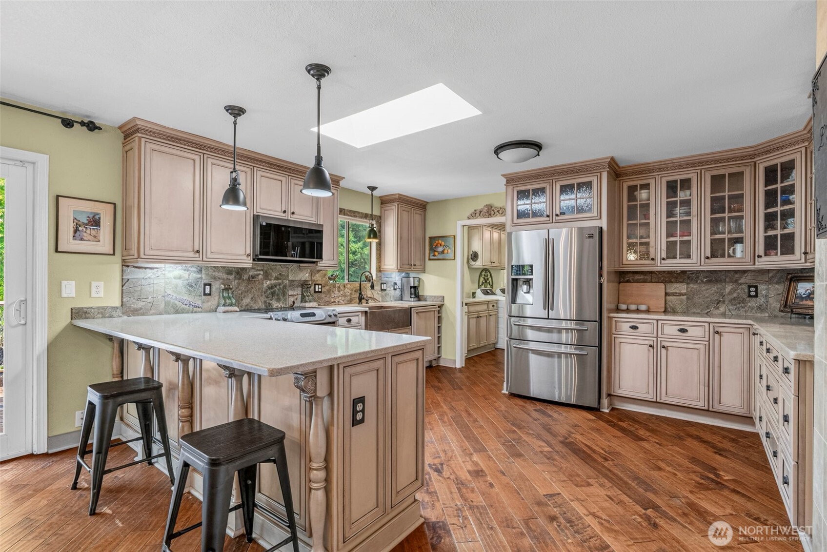 main property photo 12