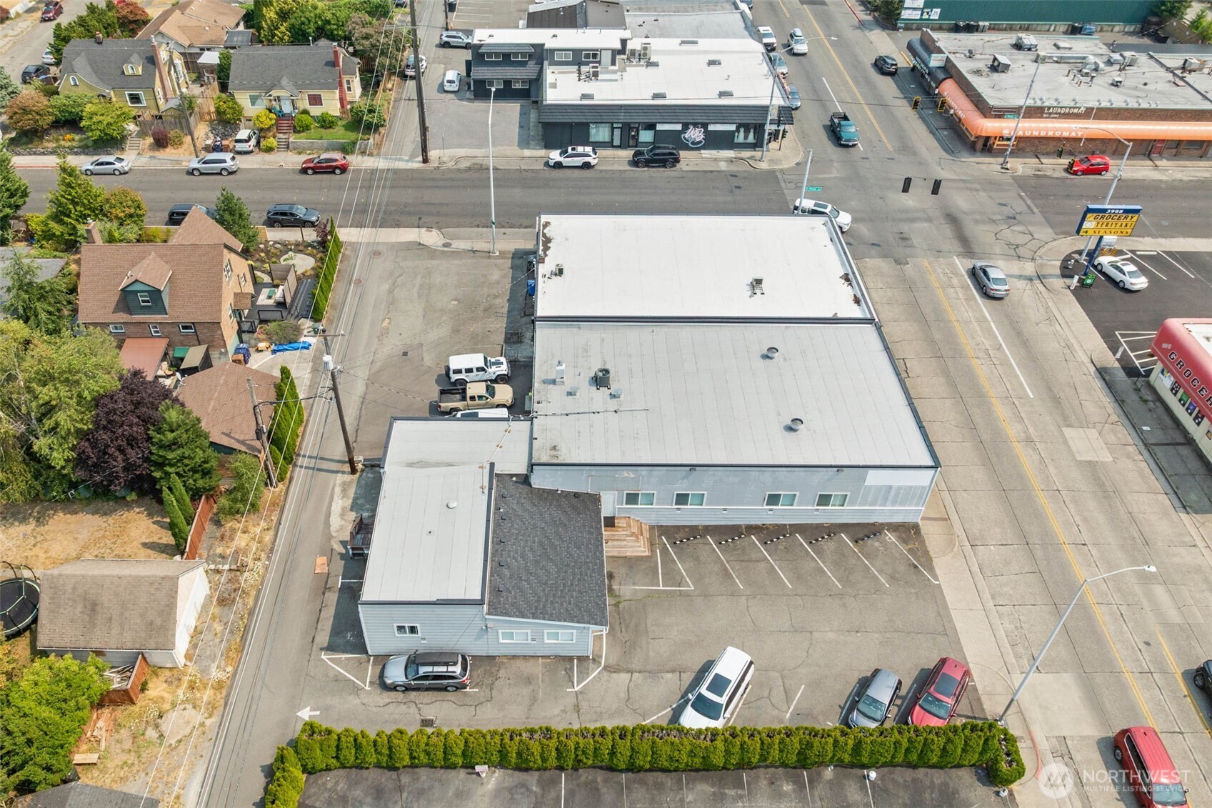 main property photo 14