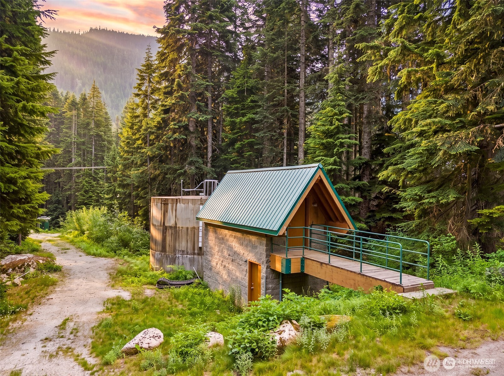 main property photo 5