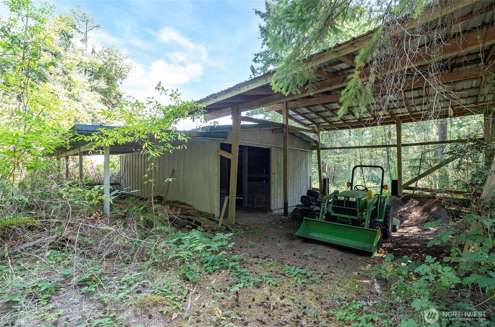 main property photo 35