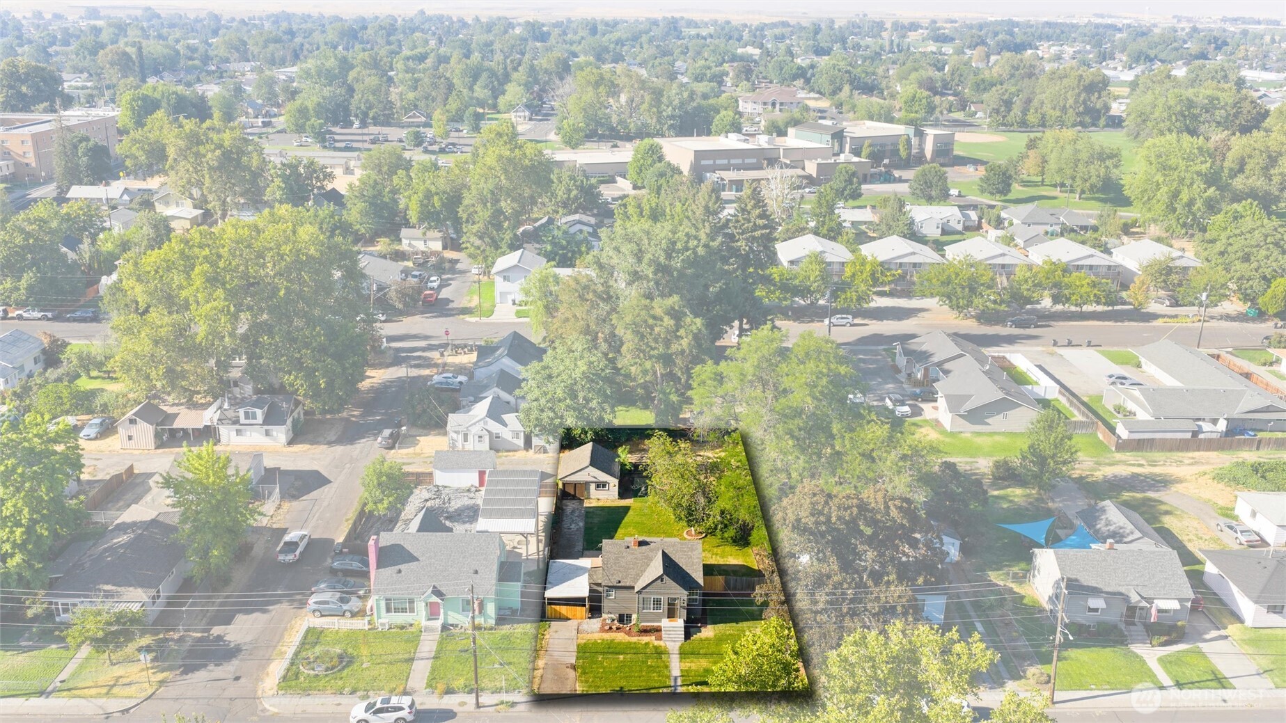 main property photo 32