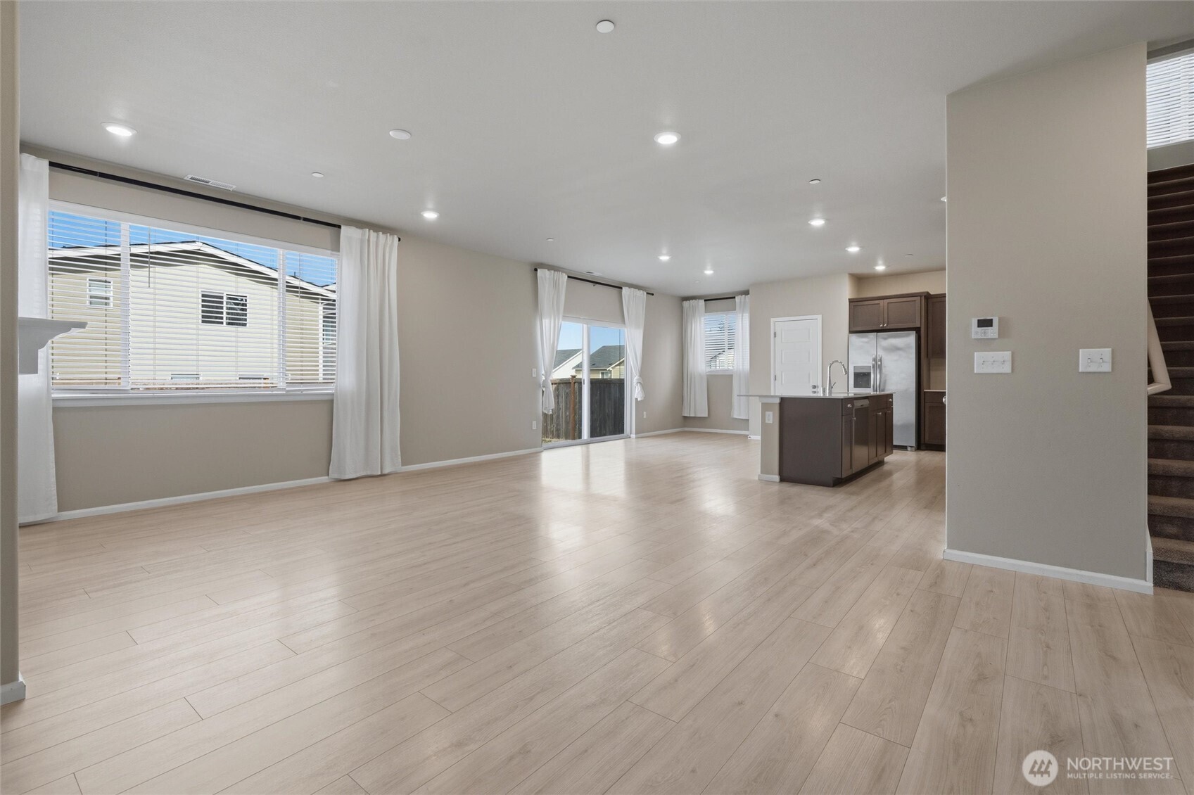 property viewer photo 10