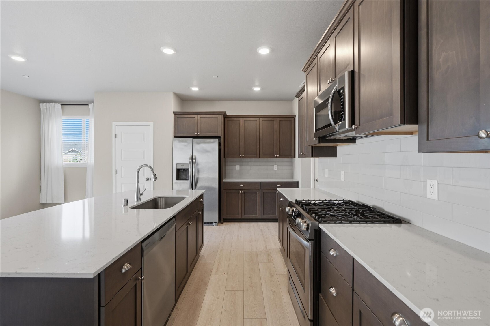 property viewer photo 13