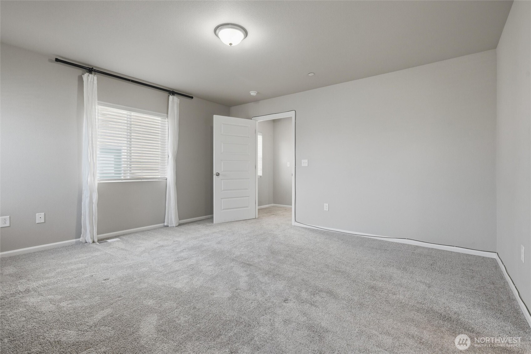 property viewer photo 20
