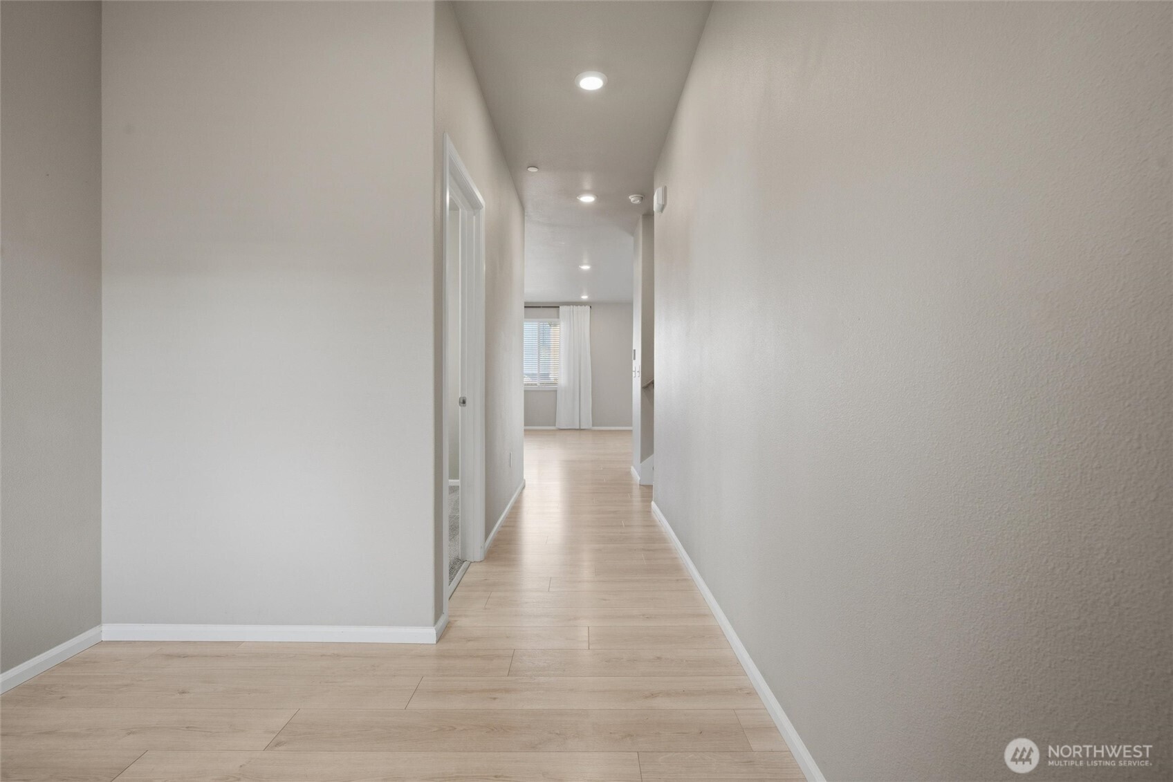 property viewer photo 4