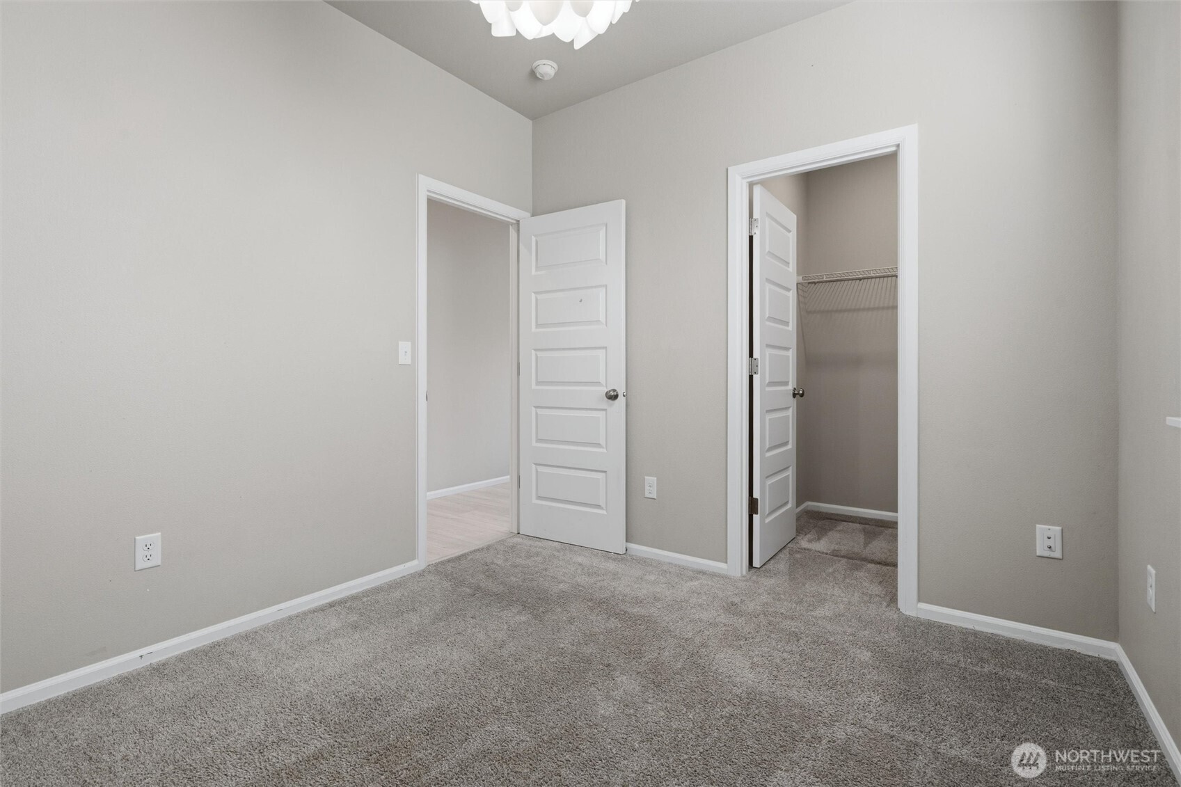 property viewer photo 7