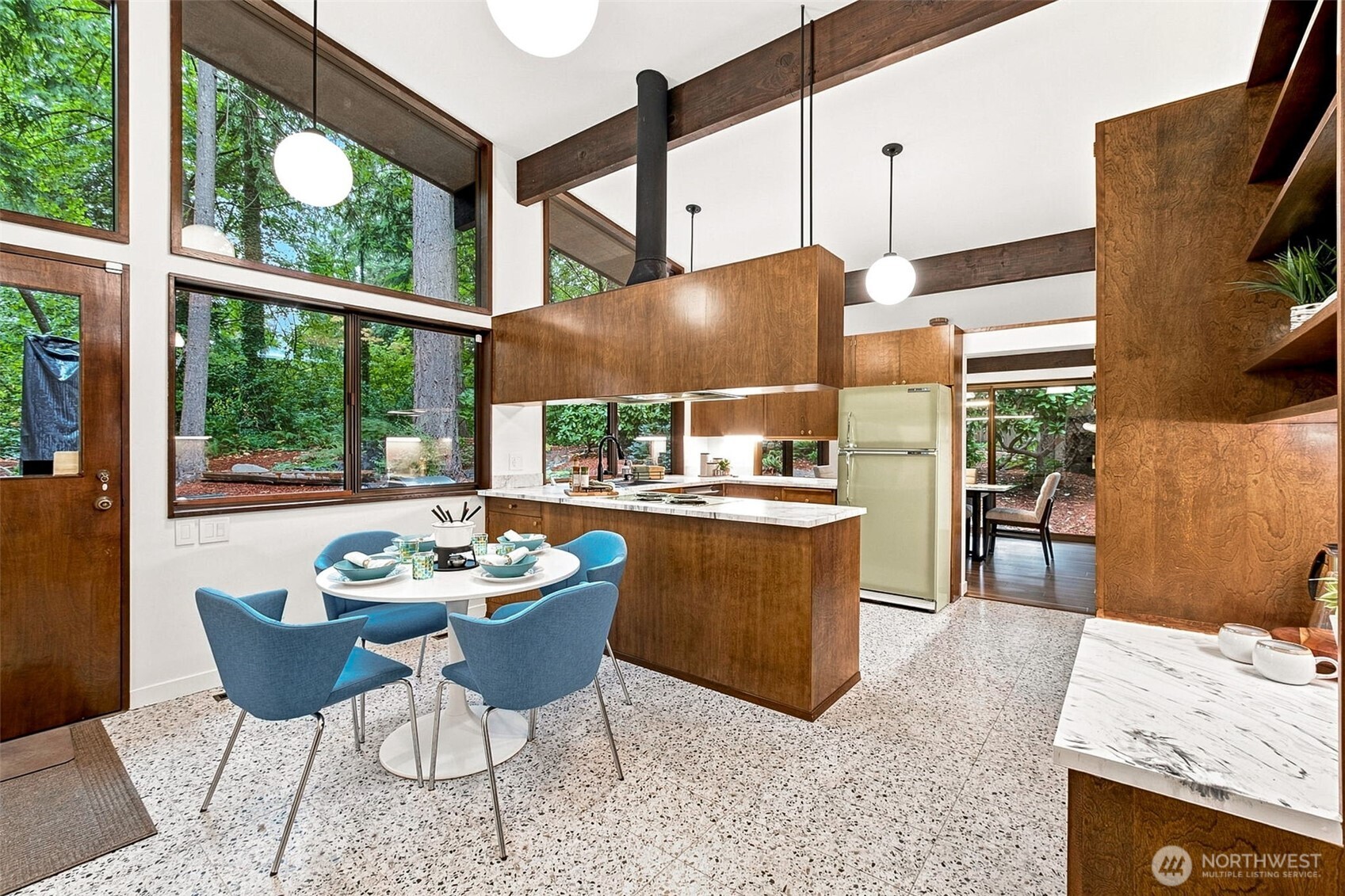 property viewer photo 13