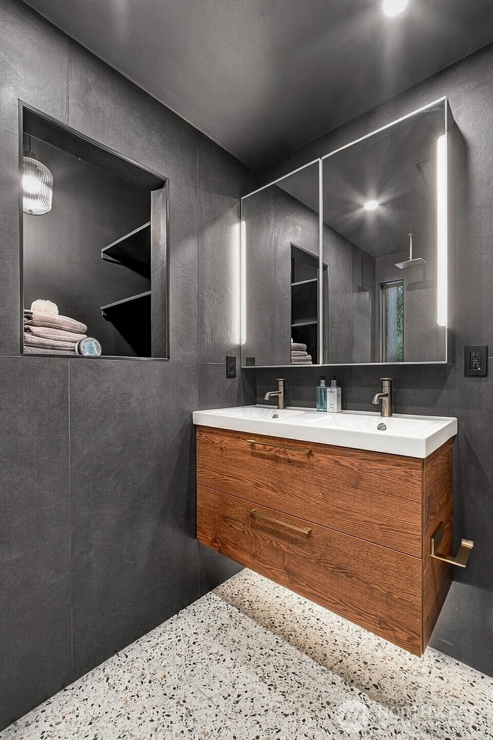 property viewer photo 16