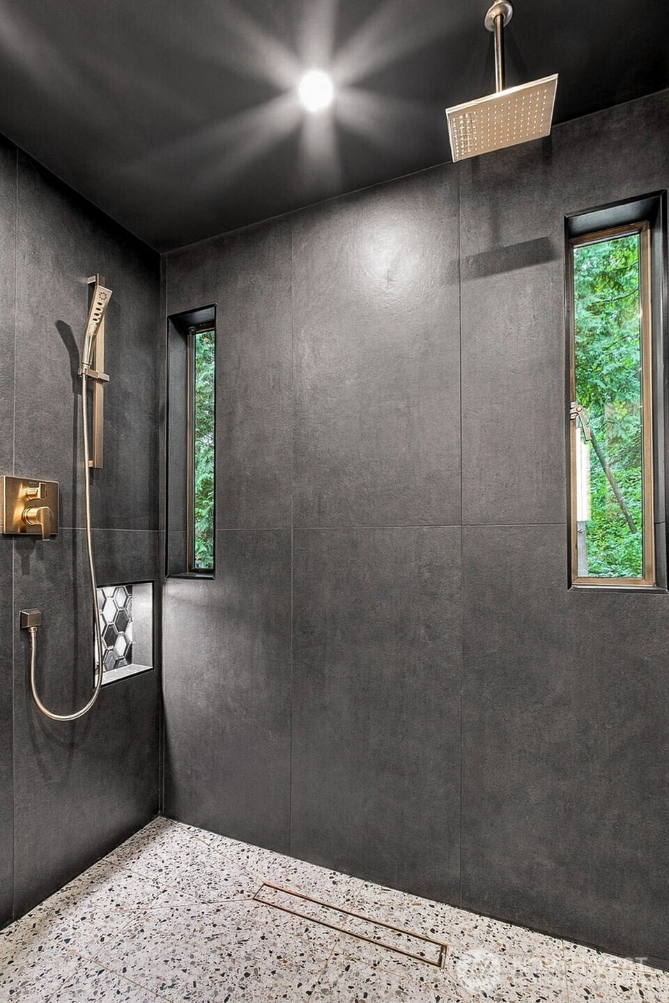 property viewer photo 17