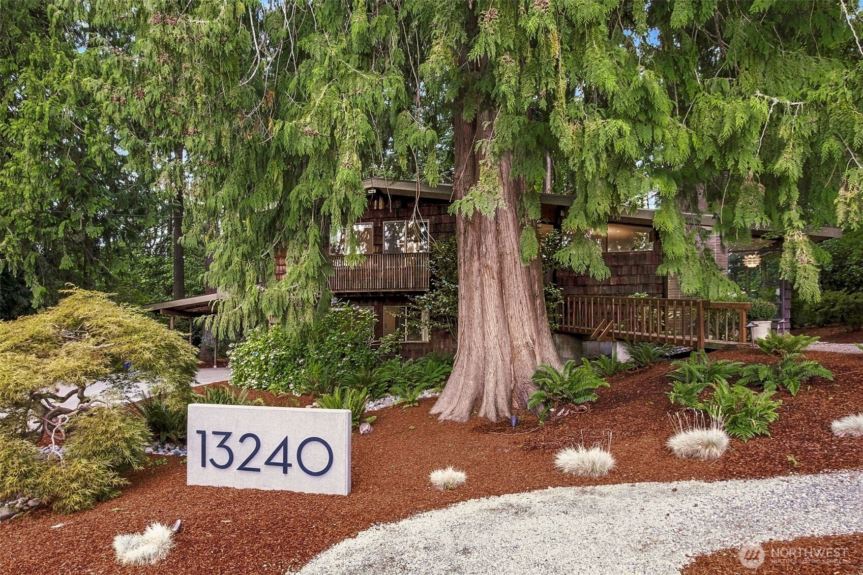 property viewer photo 2