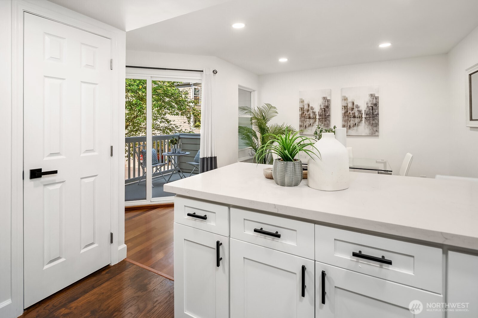 property viewer photo 6