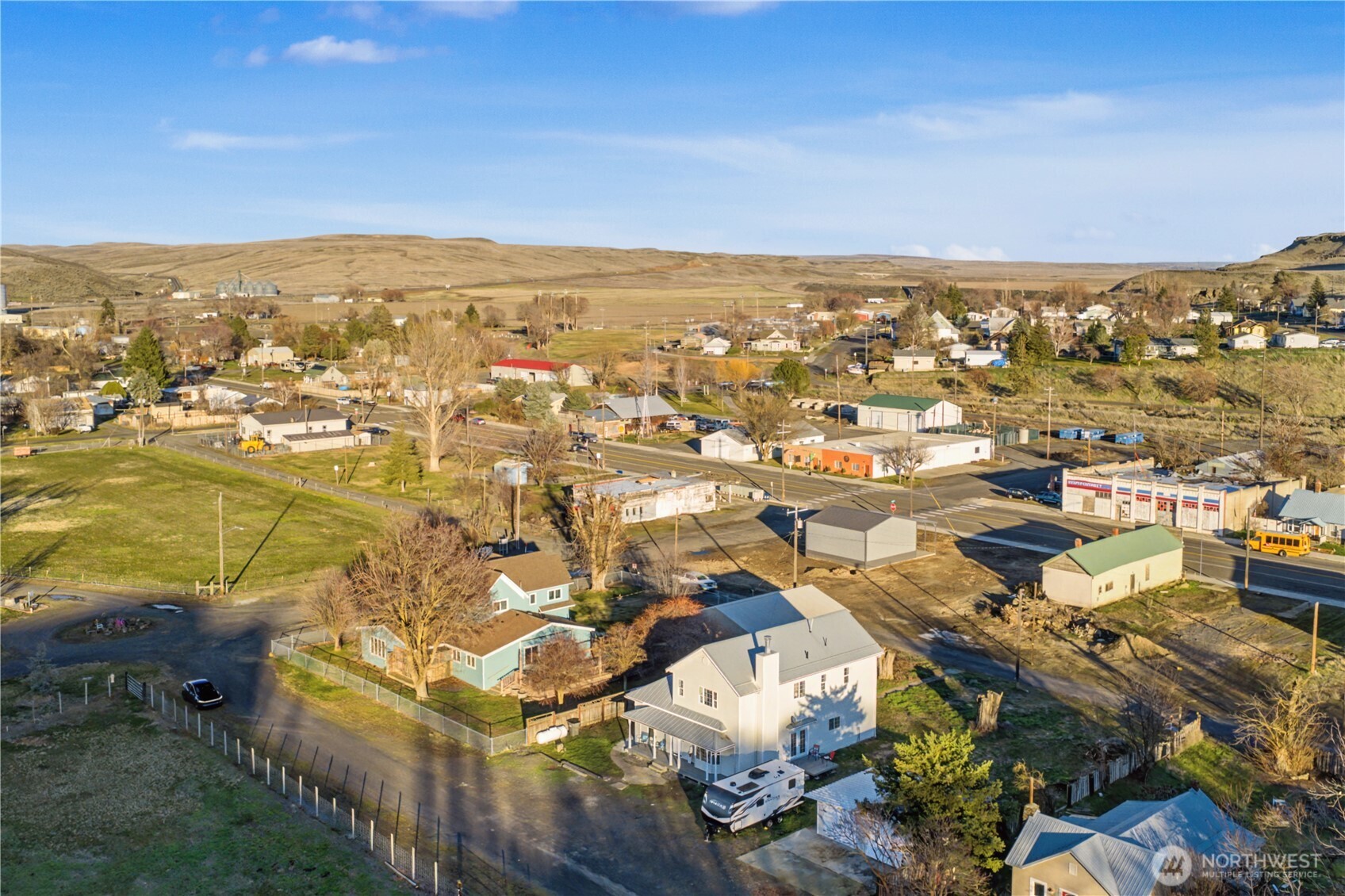 main property photo 23