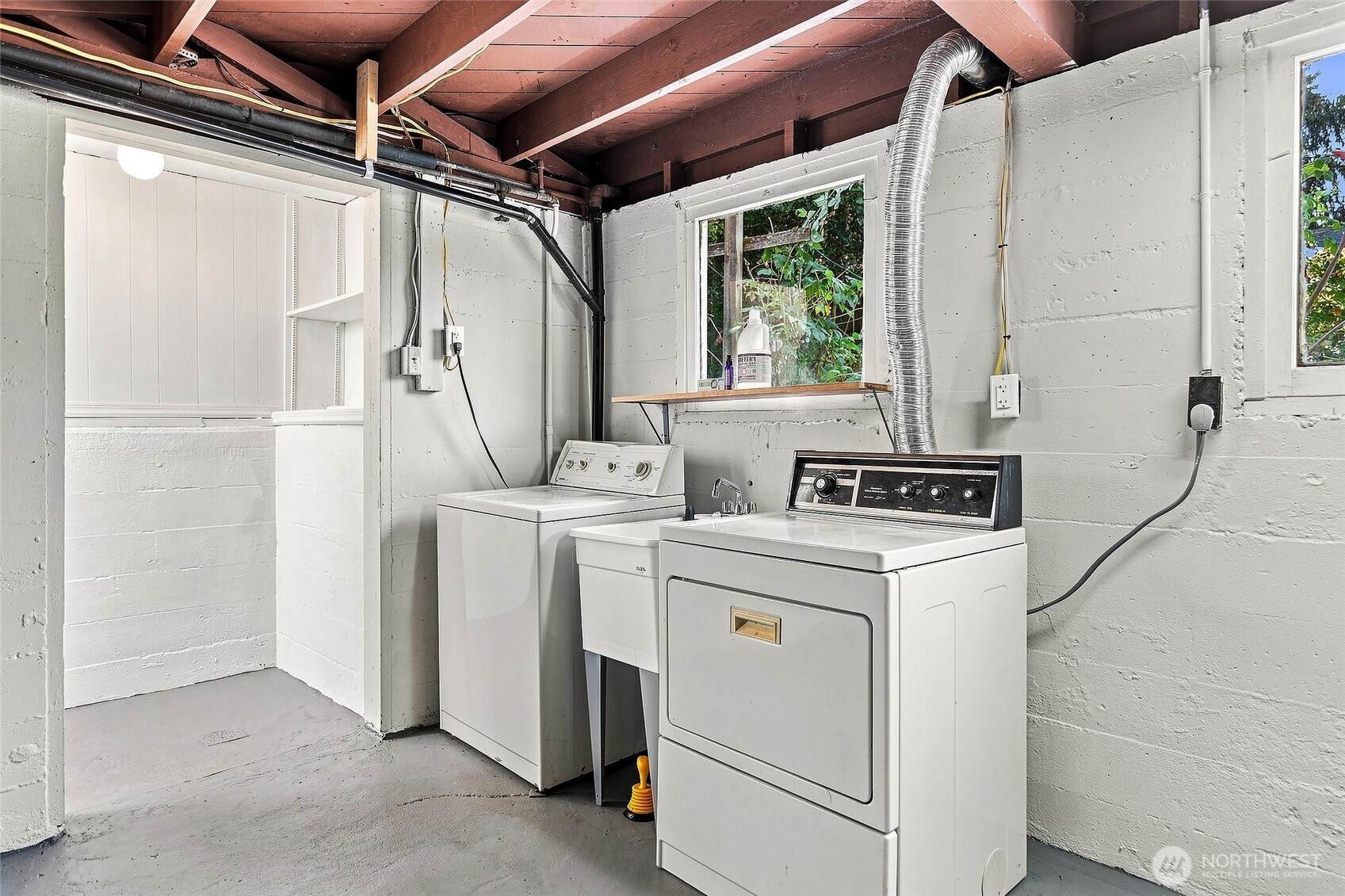 property viewer photo 35