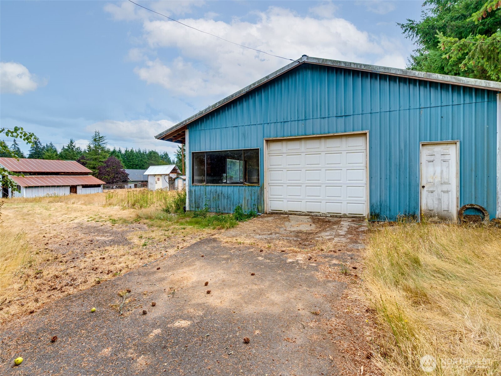 main property photo 25