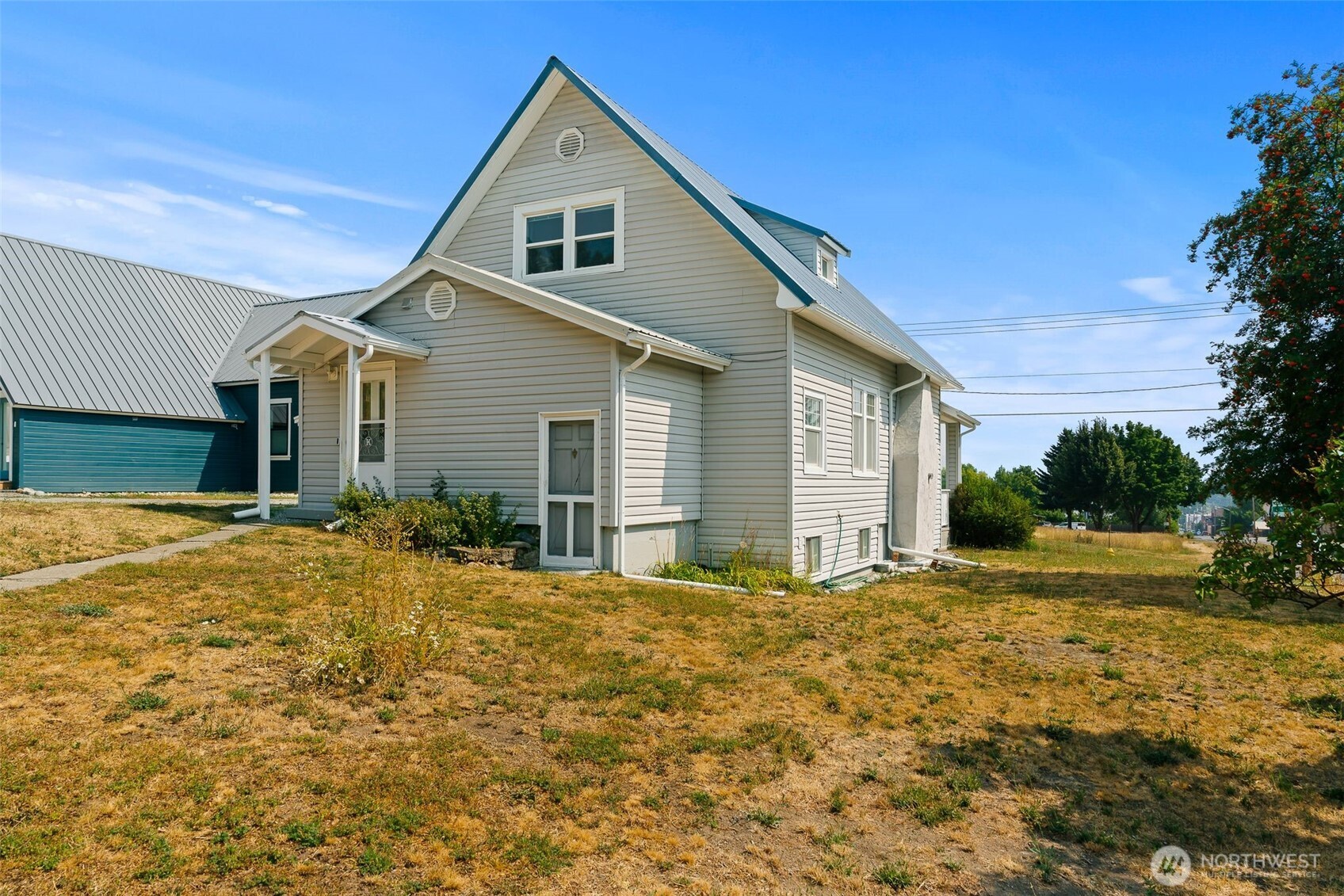 main property photo 25