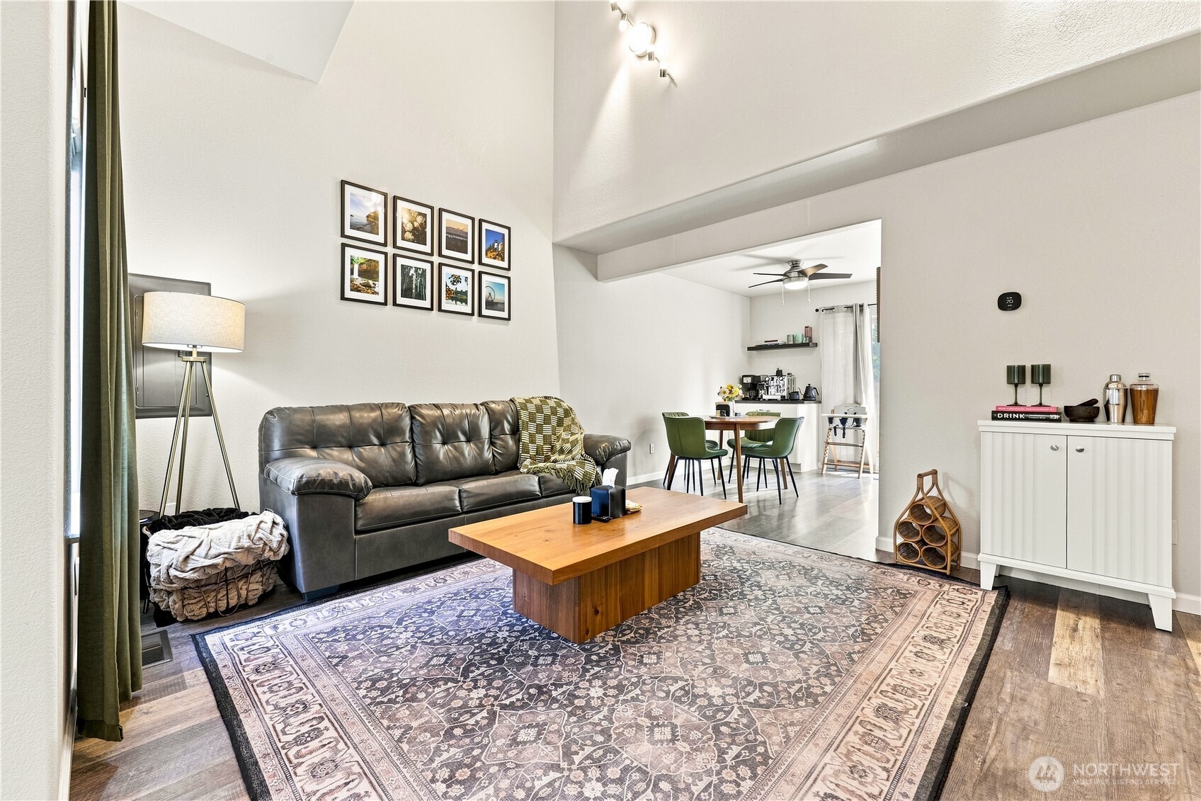 property viewer photo 1