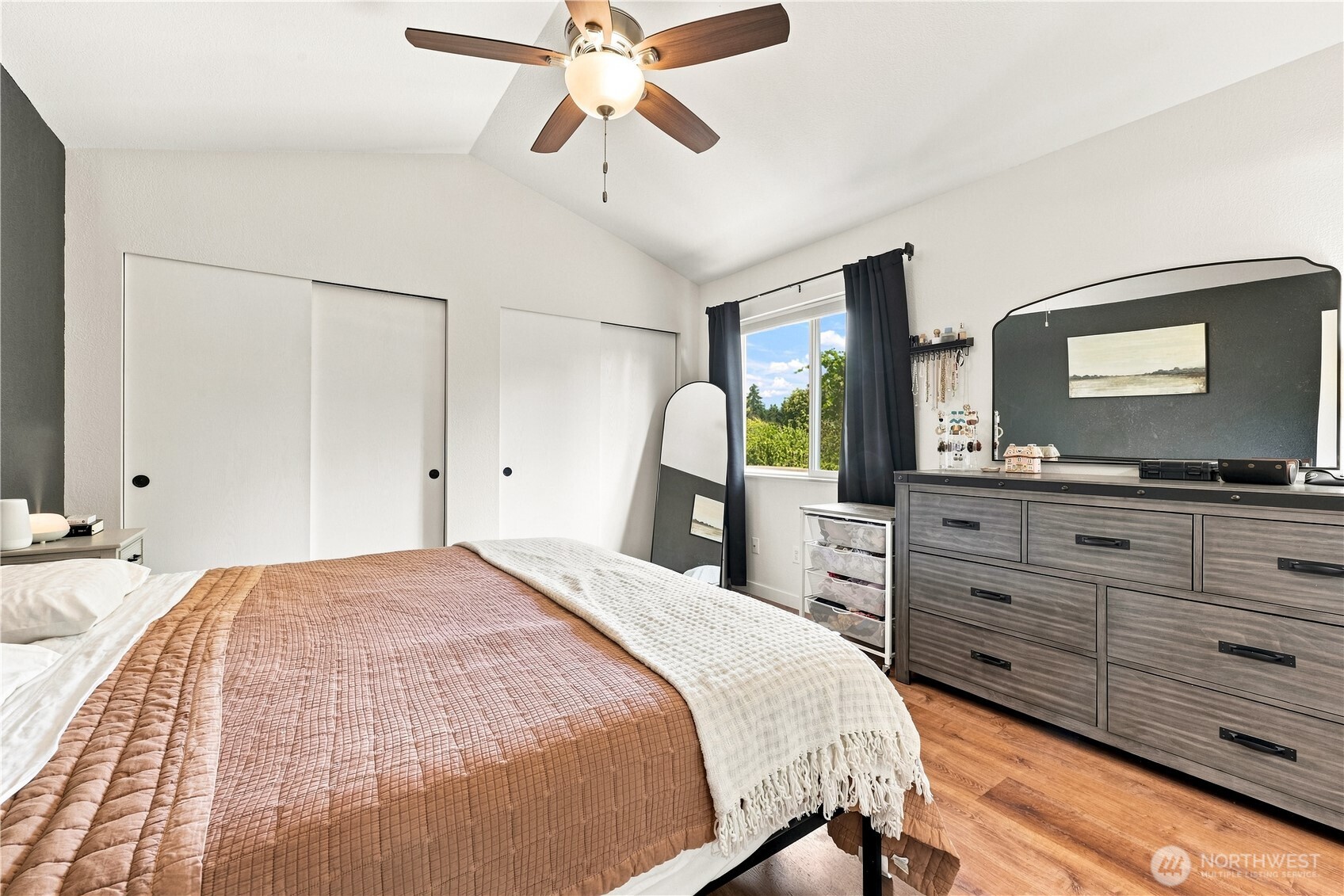 property viewer photo 11