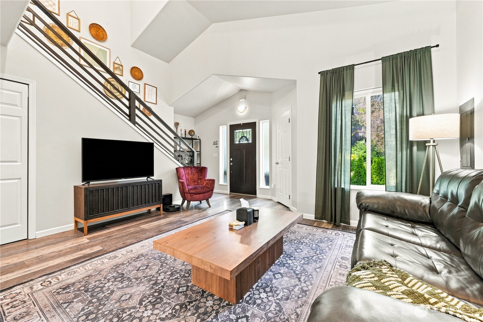 property viewer photo 6
