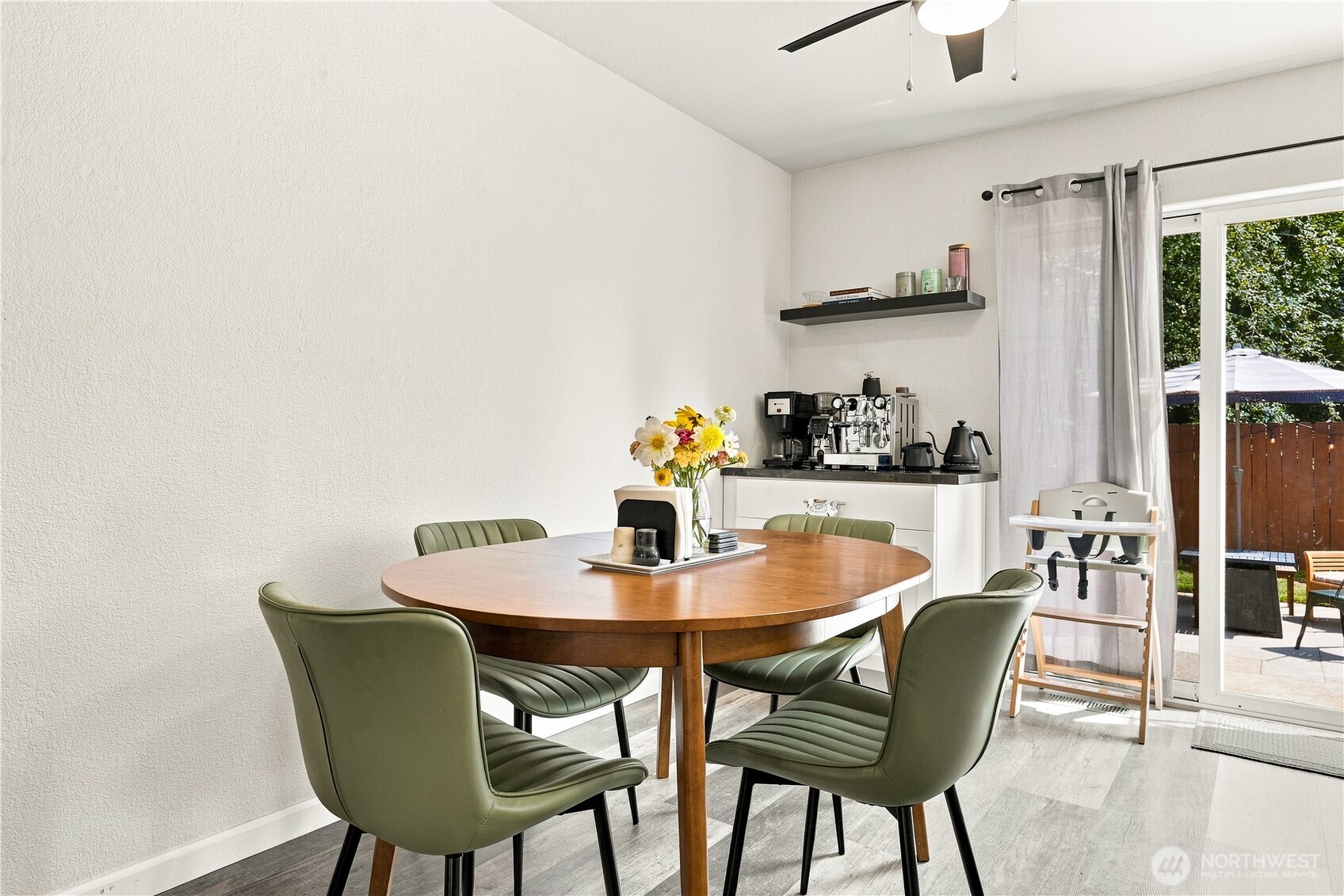 property viewer photo 7