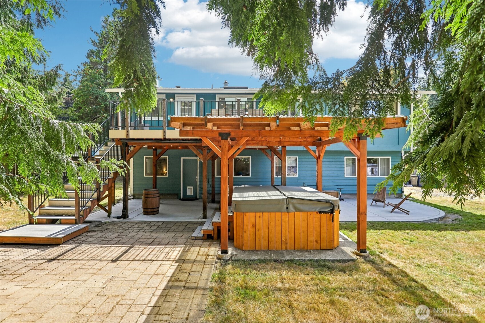 main property photo 30