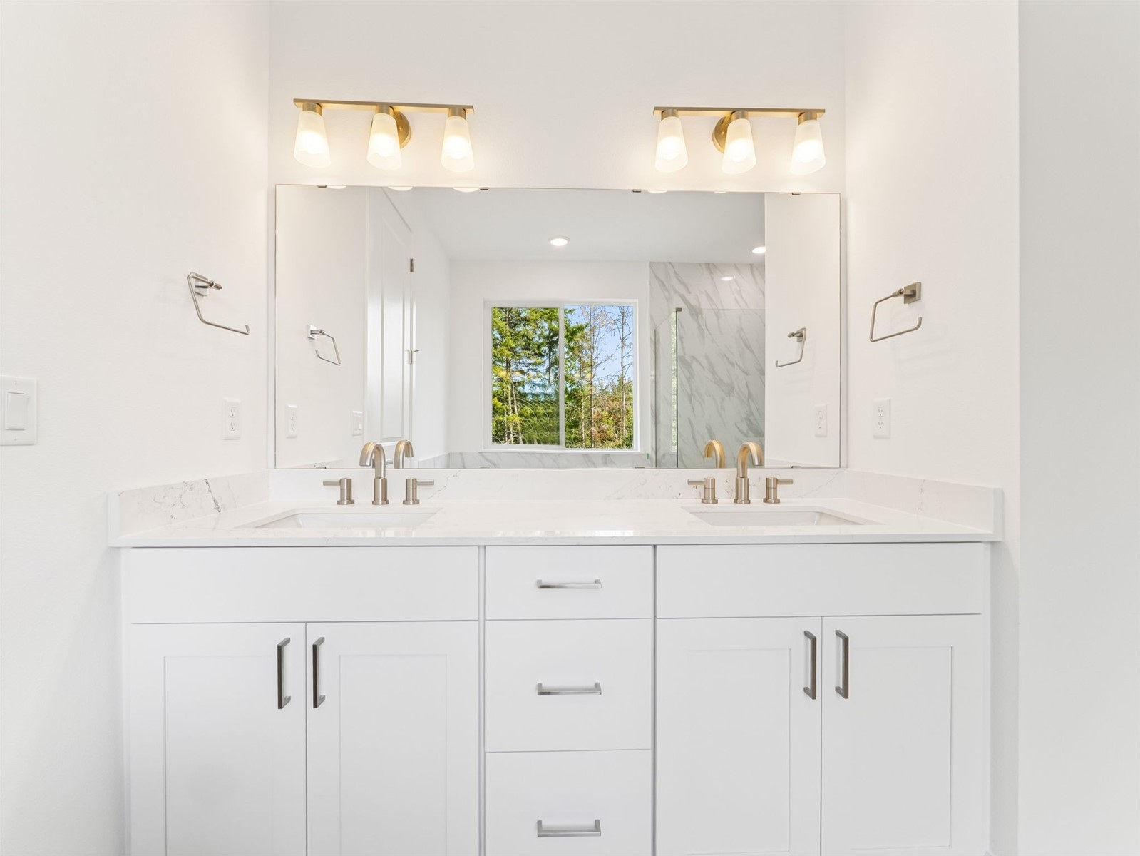 property viewer photo 18
