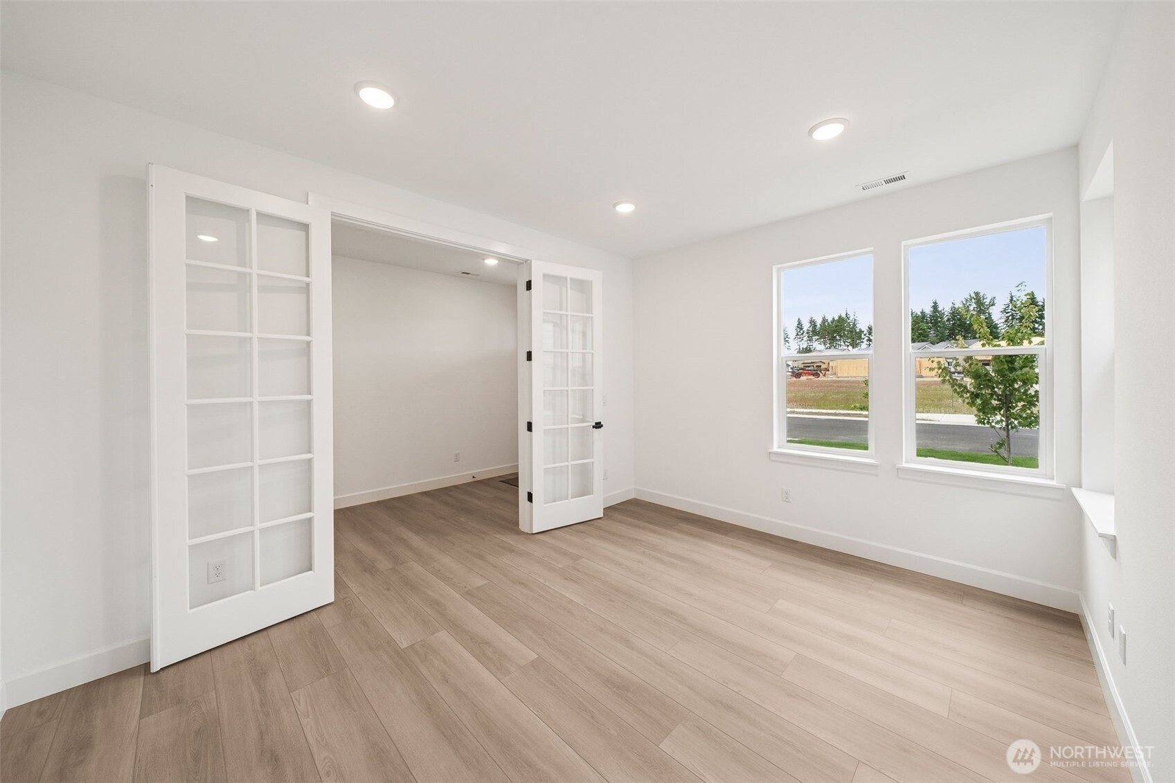 property viewer photo 3