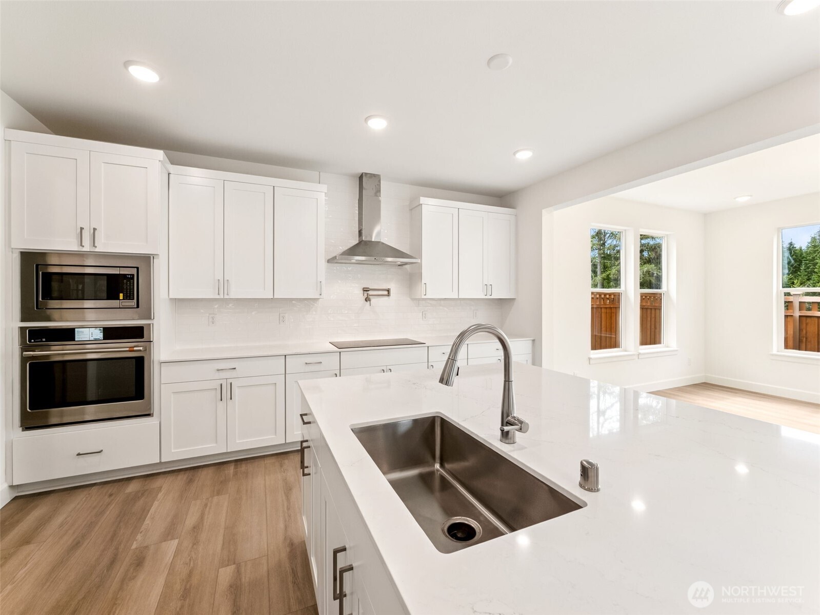 property viewer photo 7