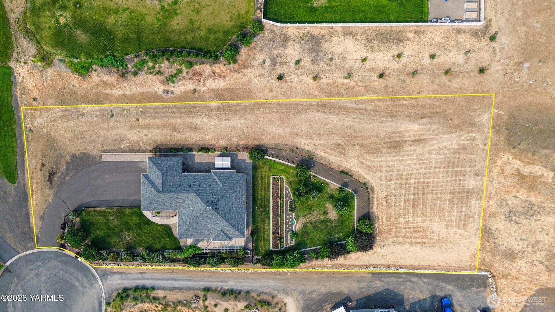 main property photo 34